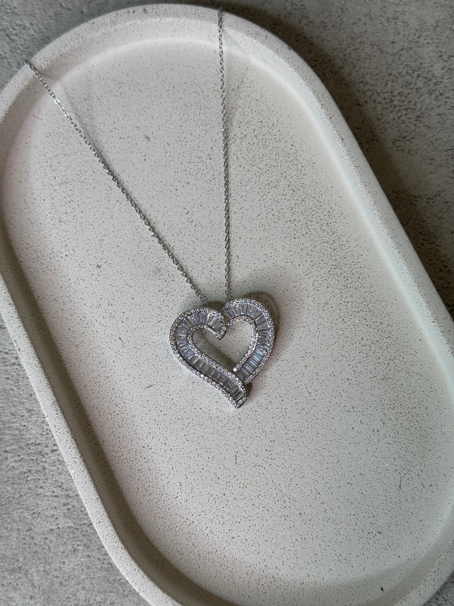 DIAMOND HEART NECKLACE