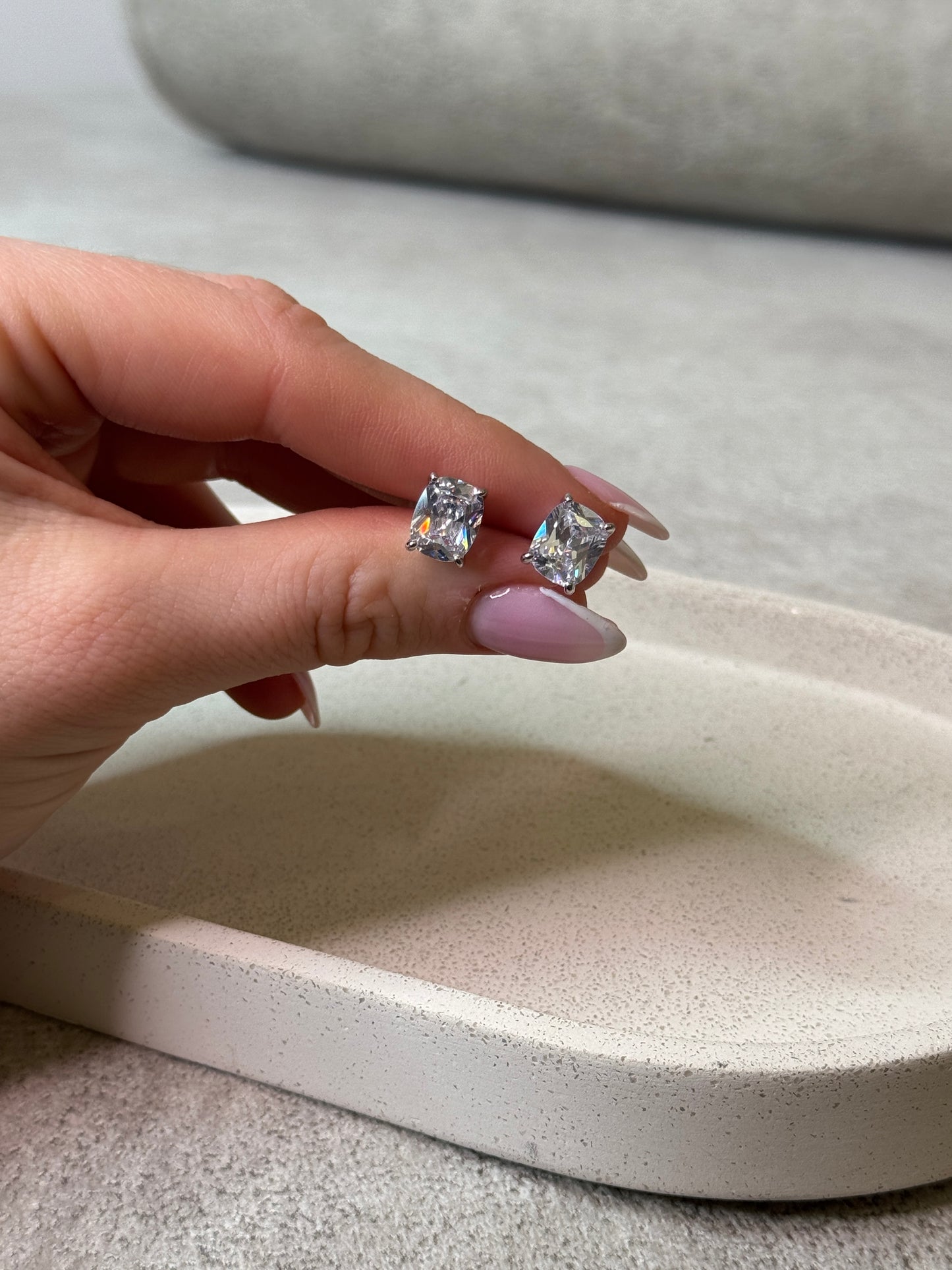 DIAMOND STUD EARRINGS