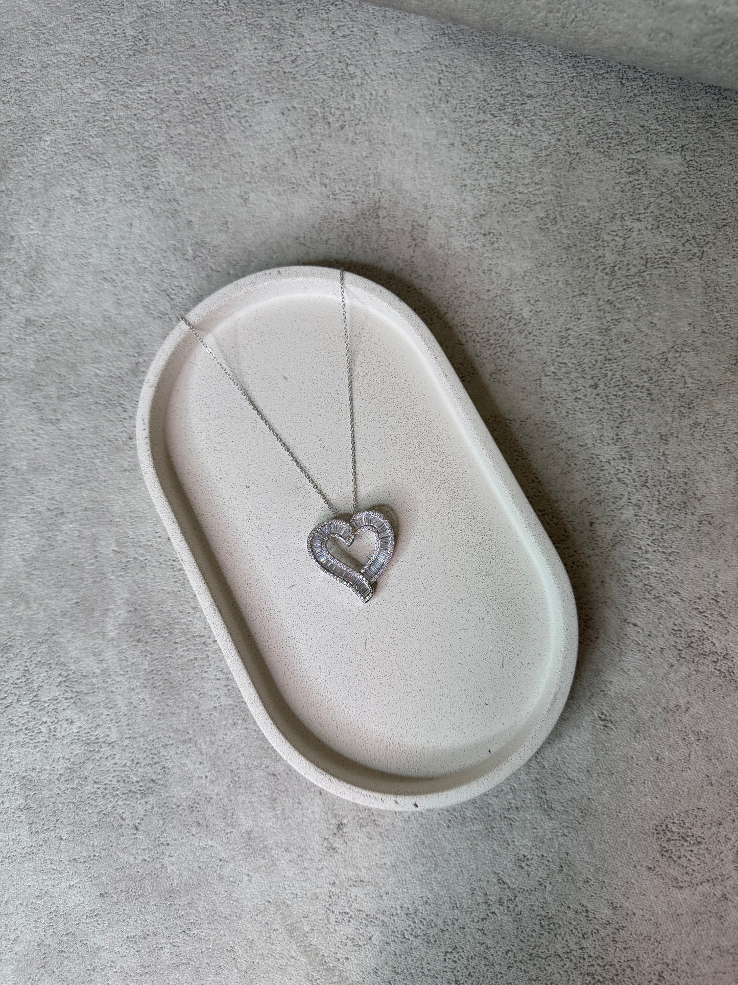 DIAMOND HEART NECKLACE
