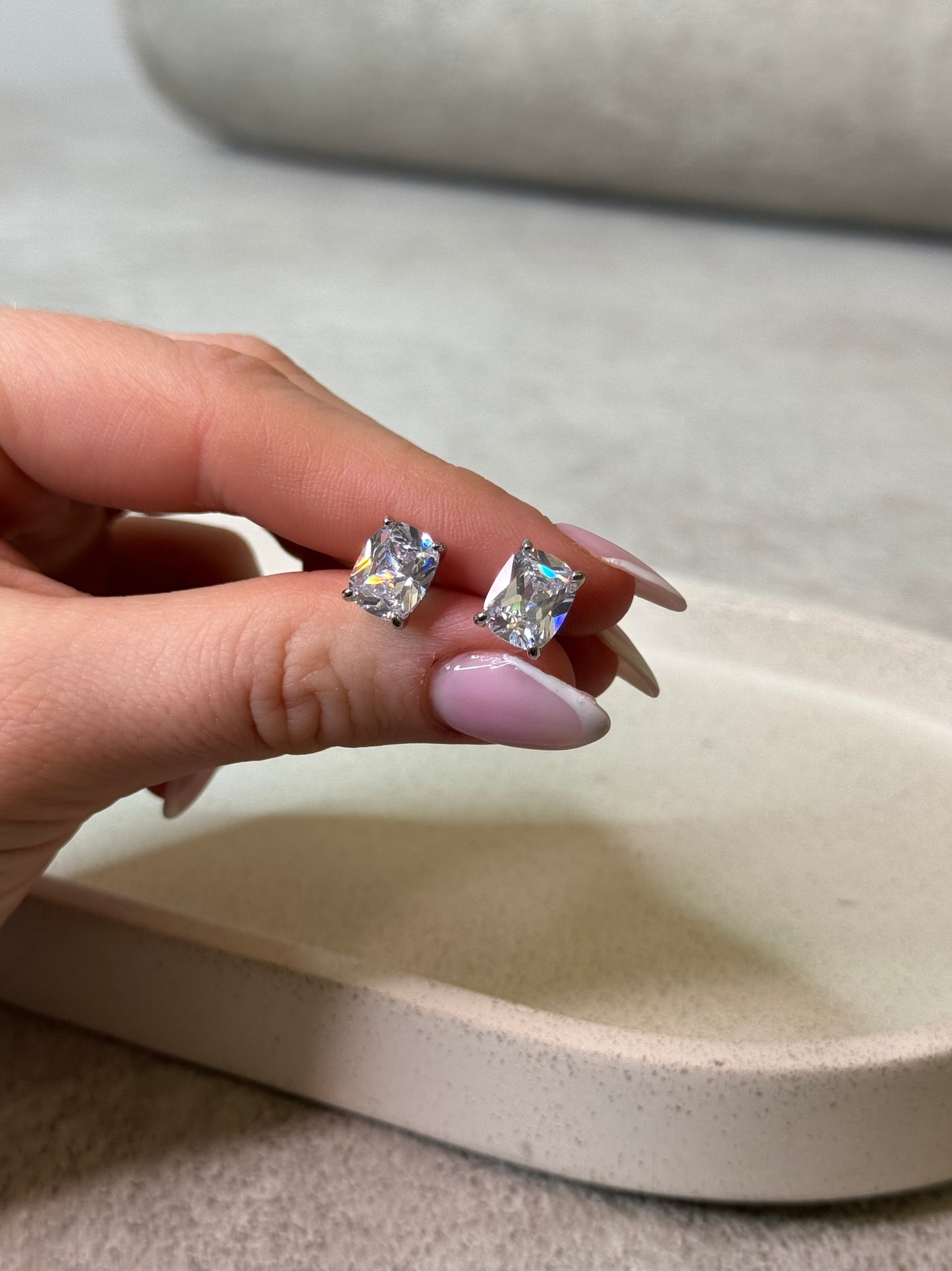 DIAMOND STUD EARRINGS