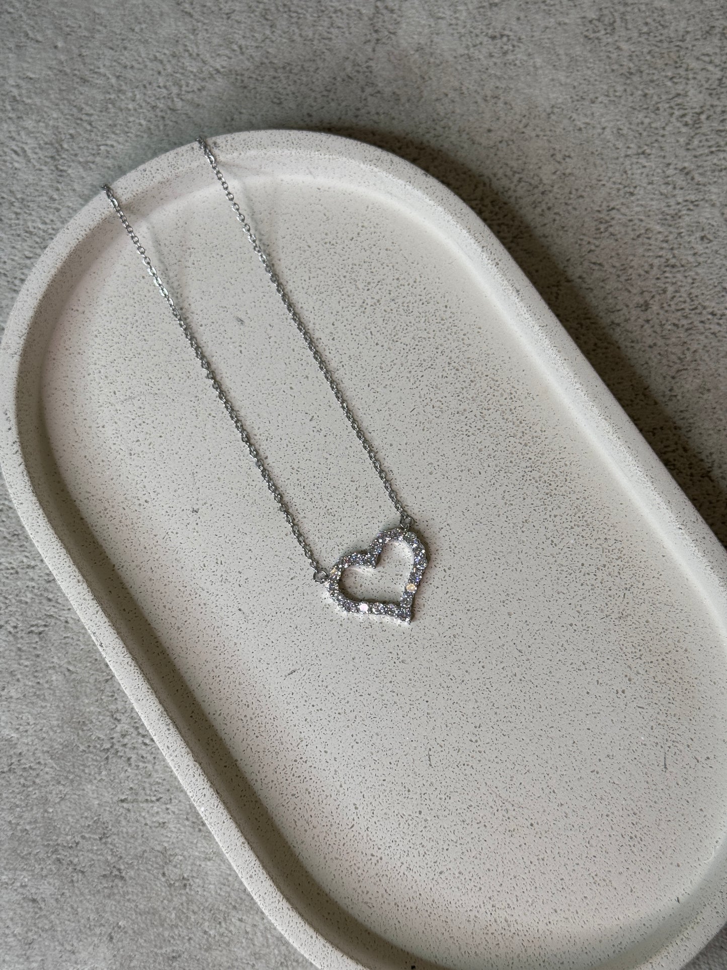 IN STOCK - CRYSTAL LOVE HEART NECKLACE