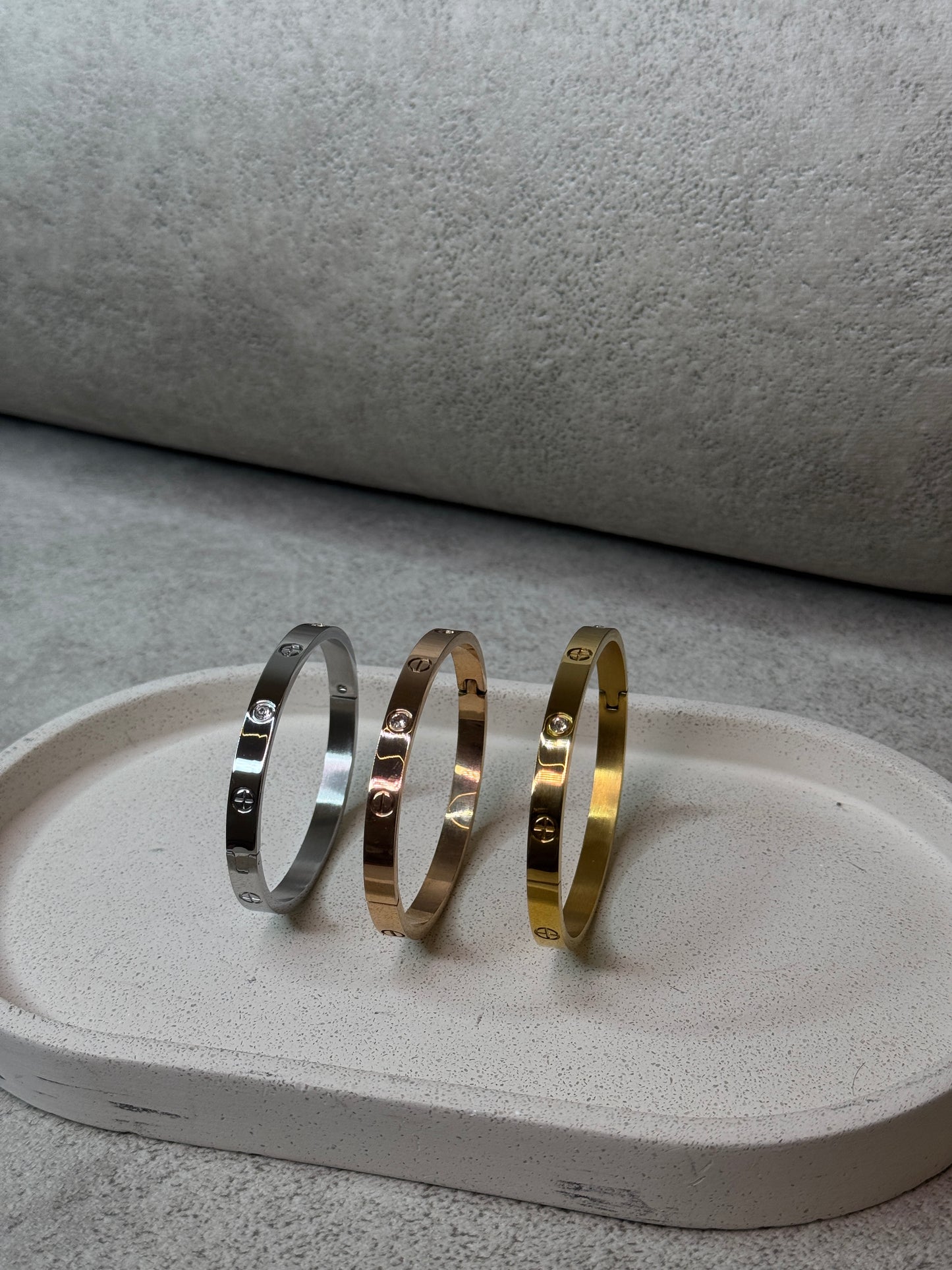 SCREW AND DIAMOND BANGLE